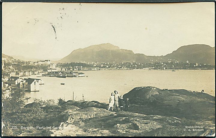 Parti fra Sandviken i Bergen, Norge. C. A. Erichsen no. 235. Fotokort. Frankeret med 5 øre Posthorn stemplet Bergensbanens Posteksp. F. d. 29.8.1916.