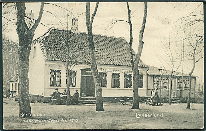 Rasmussens Restauration, Louisenlund i Kerteminde. M. P. Erichsens Boghandel no. 4742. (Svag fold midtpå). 