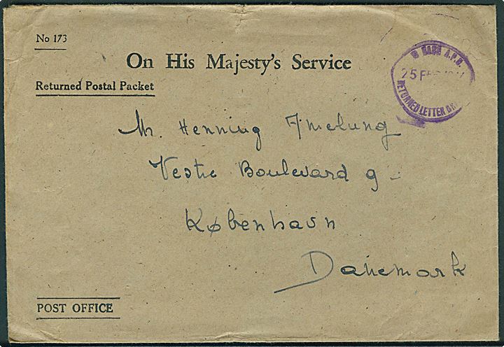 Ufrankeret tjenestebrev fra Post Office / Returned Postal Packet med violet stempel 8 Base A.P.O. Returned Letter Branch d. 25.2.1947 til København, Danmark.