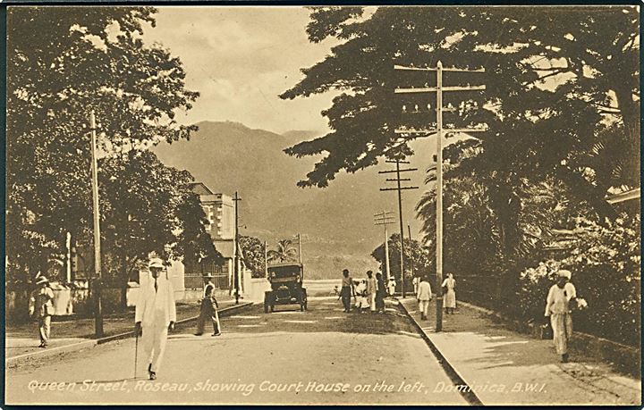 Queen Street, Roseau, Showing Court House in the left, Dominica., B. W. I. Fotokort series A. 